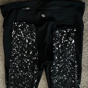 Lululemon leggings size 6.